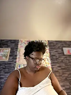 Snapshot of Yagurl__west chatting on November 16, 2025, 4:28 am Yagurl west online show from November 16, 2025, 4:28 am