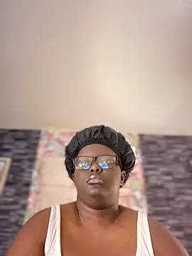 Snapshot of Yagurl__west chatting on November 9, 2025, 11:42 pm Yagurl west online show from November 9, 2025, 11:42 pm