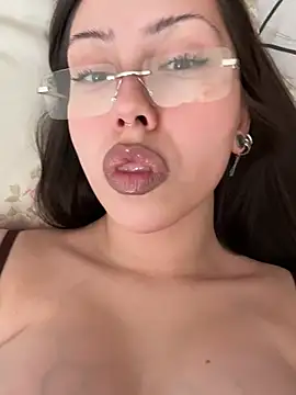 Snapshot of PennyMay chatting on April 16, 2026, 6:36 am PennyMay online show from April 16, 2026, 6:36 am