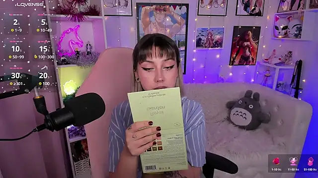 Snapshot of PennyMay chatting on January 11, 2025, 4:06 am PennyMay online show from January 11, 2025, 4:06 am