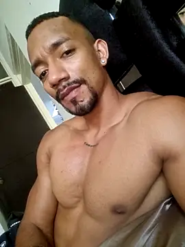 Snapshot of Manolo_Hot1 chatting on March 31, 2026, 9:39 pm Manolo Hot1 online show from March 31, 2026, 9:39 pm