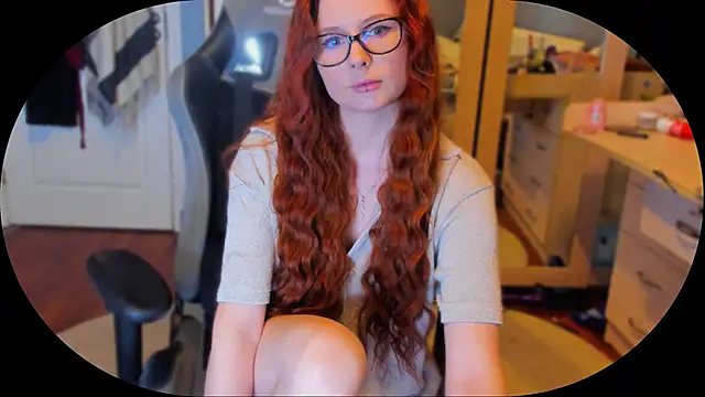 Snapshot of KlementinaBbG chatting on February 4, 2025, 8:17 pm KlementinaBbG online show from February 4, 2025, 8:17 pm