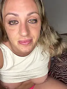 fitcouple1889 online show from March 13, 2025, 12:59 am