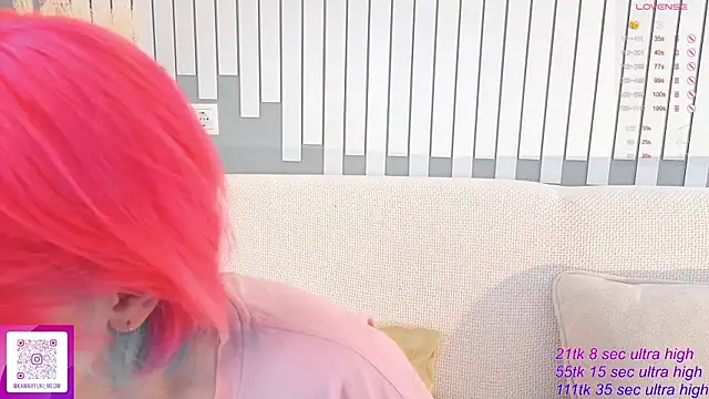   KawaiiYuki   online show from November 14, 2025, 6:50 am