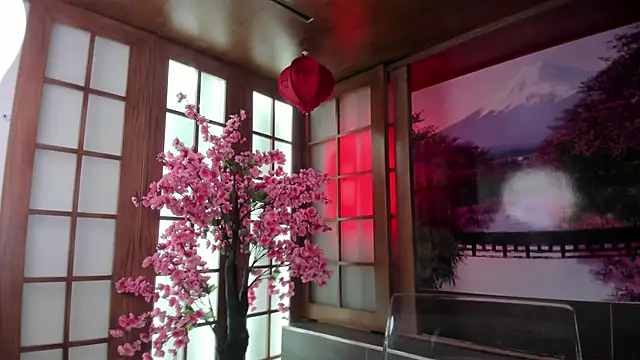 miiss anna online show from February 9, 2026, 11:52 am