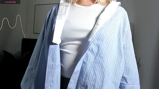 Snapshot of SimonaGerry chatting on September 28, 2025, 3:24 am SimonaGerry online show from September 28, 2025, 3:24 am