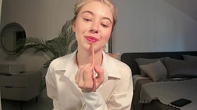 Snapshot of SimonaGerry chatting on March 23, 2025, 5:21 am SimonaGerry online show from March 23, 2025, 5:21 am