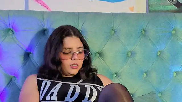 Snapshot of Paola_Lyon_ chatting on February 26, 2026, 7:14 pm Paola Lyon online show from February 26, 2026, 7:14 pm