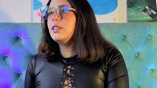 Snapshot of Paola_Lyon_ chatting on February 27, 2026, 6:41 pm Paola Lyon online show from February 27, 2026, 6:41 pm