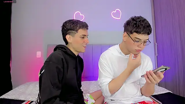 Snapshot of jake_and_joaquin chatting on March 22, 2025, 11:53 pm jake and joaquin online show from March 22, 2025, 11:53 pm