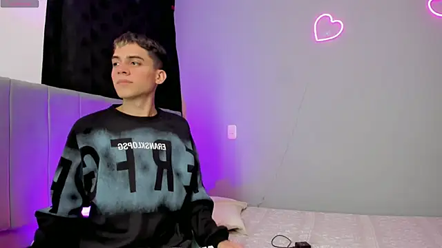 Snapshot of jake_and_joaquin chatting on March 22, 2025, 3:41 am jake and joaquin online show from March 22, 2025, 3:41 am