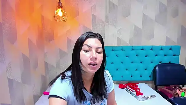 AdaFawxx online show from April 18, 2026, 4:26 am