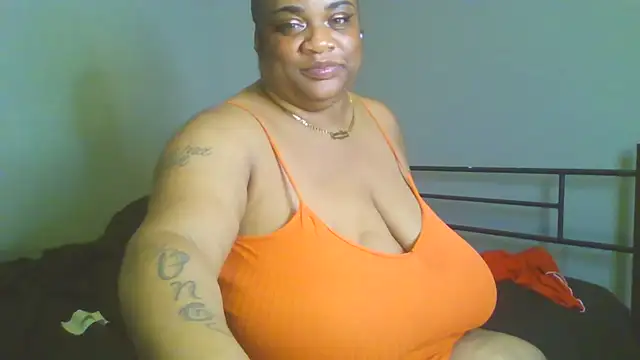 NaughtyHottieBBW online show from June 23, 2026, 4:21 am