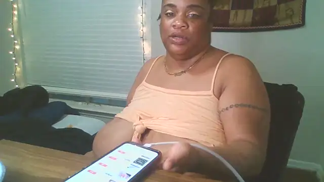 Snapshot of NaughtyHottieBBW chatting on May 15, 2026, 11:03 pm NaughtyHottieBBW online show from May 15, 2026, 11:03 pm