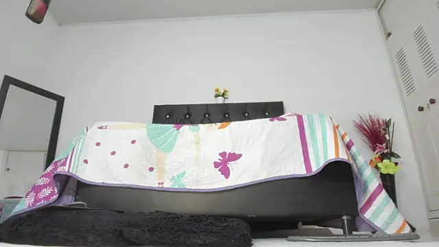 martinaclark online show from May 17, 2026, 10:32 pm