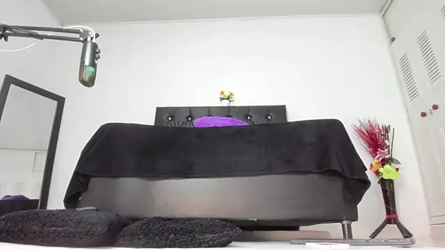 martinaclark online show from May 21, 2026, 3:26 am