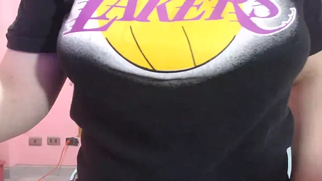 Snapshot of nadescomthxx chatting on October 24, 2025, 2:38 pm nadescomthxx online show from October 24, 2025, 2:38 pm