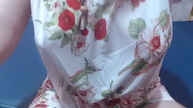 Snapshot of nadescomthxx chatting on October 25, 2025, 3:34 pm nadescomthxx online show from October 25, 2025, 3:34 pm