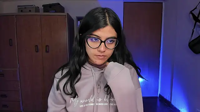 valerie  skyy online show from January 24, 2025, 1:24 am