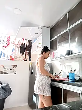 Snapshot of my-kitty chatting on October 31, 2025, 7:54 pm my-kitty online show from October 31, 2025, 7:54 pm