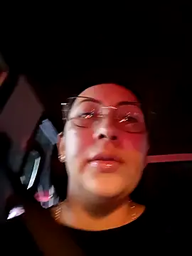 Snapshot of my-kitty chatting on November 18, 2025, 11:15 pm my-kitty online show from November 18, 2025, 11:15 pm