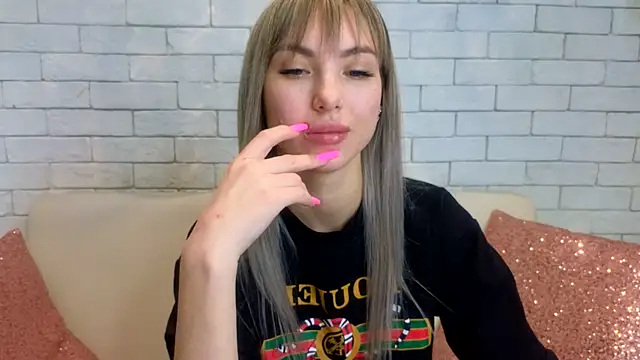 Snapshot of MiaMinx chatting on February 12, 2025, 1:52 am MiaMinx online show from February 12, 2025, 1:52 am