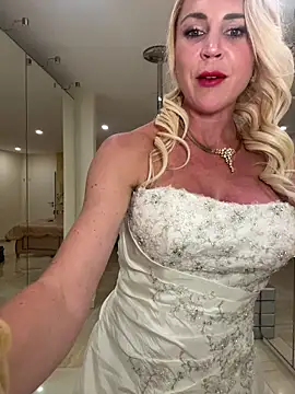 Snapshot of Kate-monroe chatting on February 3, 2026, 7:41 pm Kate-monroe online show from February 3, 2026, 7:41 pm