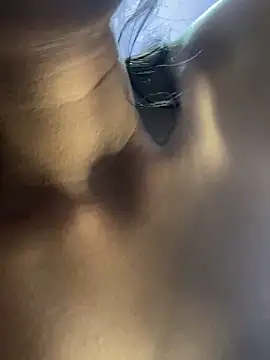 Snapshot of Alliz_Collette chatting on February 14, 2026, 4:34 am Alliz Collette online show from February 14, 2026, 4:34 am