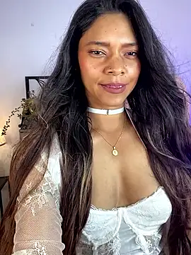 Snapshot of Alliz_Collette chatting on December 4, 2025, 12:53 am Alliz Collette online show from December 4, 2025, 12:53 am