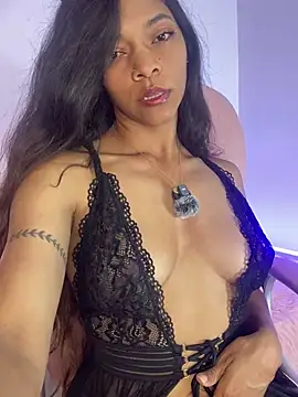 Snapshot of Alliz_Collette chatting on February 28, 2026, 4:01 am Alliz Collette online show from February 28, 2026, 4:01 am