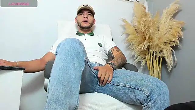 Snapshot of iandygrasso chatting on September 13, 2025, 2:06 pm iandygrasso online show from September 13, 2025, 2:06 pm