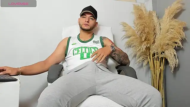 Snapshot of iandygrasso chatting on September 9, 2025, 12:58 pm iandygrasso online show from September 9, 2025, 12:58 pm