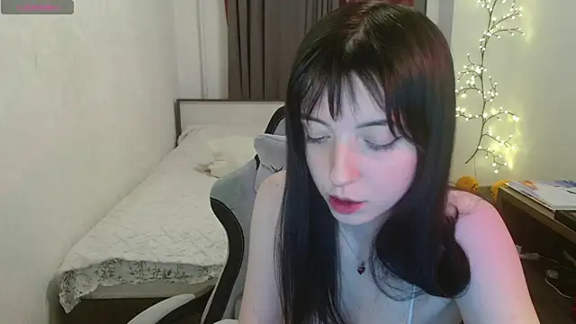 BlackyKitt online show from November 9, 2025, 4:33 pm