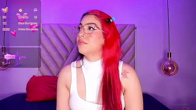 EmmaSwift  online show from October 11, 2025, 3:51 am