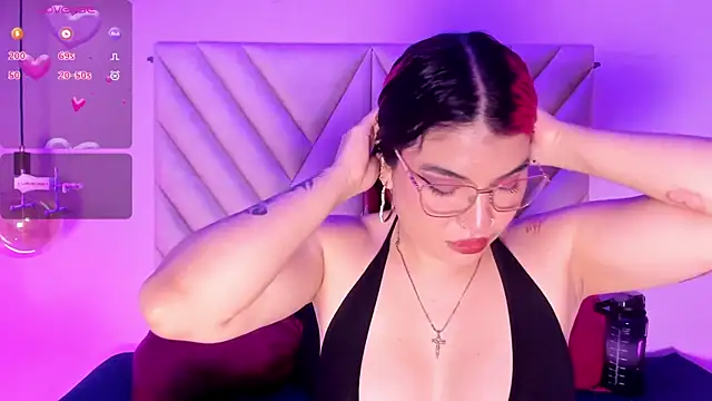 EmmaSwift  online show from February 6, 2026, 2:07 am