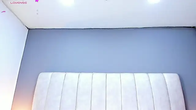 Ashleyy23x online show from December 2, 2025, 7:37 pm