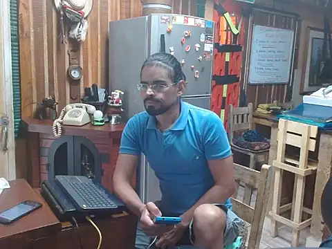 Snapshot of Dr_Pocholate84 chatting on October 8, 2025, 4:40 pm Dr Pocholate84 online show from October 8, 2025, 4:40 pm