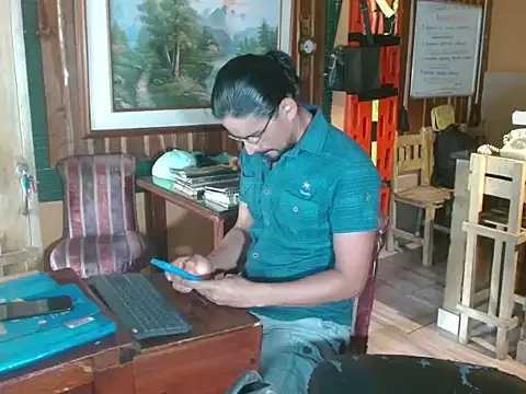 Dr Pocholate84 online show from May 19, 2026, 8:05 pm