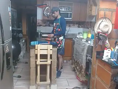 Snapshot of Dr_Pocholate84 chatting on March 1, 2025, 1:32 am Dr Pocholate84 online show from March 1, 2025, 1:32 am