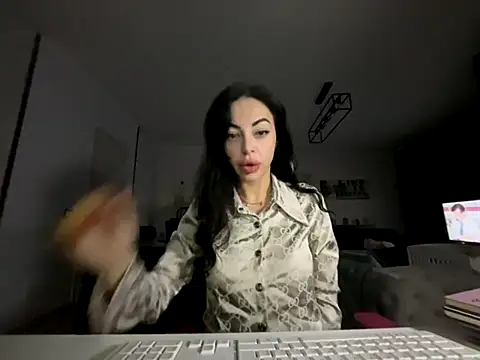 Snapshot of Chloe_Ricci chatting on November 24, 2025, 7:52 am Chloe Ricci online show from November 24, 2025, 7:52 am