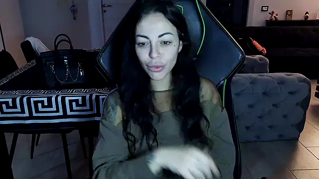 Snapshot of Chloe_Ricci chatting on November 8, 2025, 8:34 pm Chloe Ricci online show from November 8, 2025, 8:34 pm