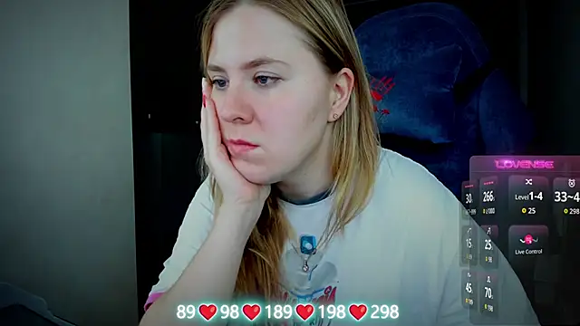 Olivia Munk online show from November 2, 2025, 3:44 am