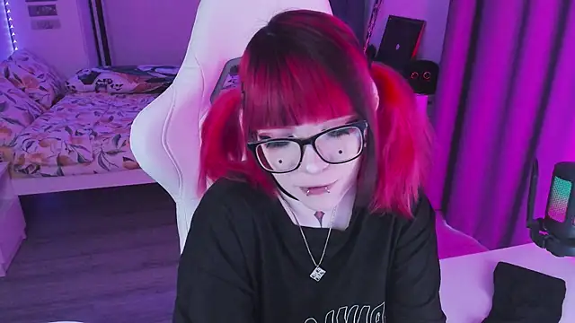 Snapshot of Yumi_Youkai chatting on February 15, 2026, 2:27 pm Yumi Youkai online show from February 15, 2026, 2:27 pm