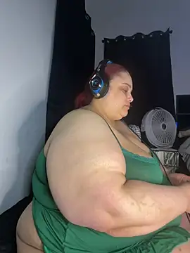 Snapshot of bbwredhead chatting on March 10, 2026, 7:45 am bbwredhead online show from March 10, 2026, 7:45 am