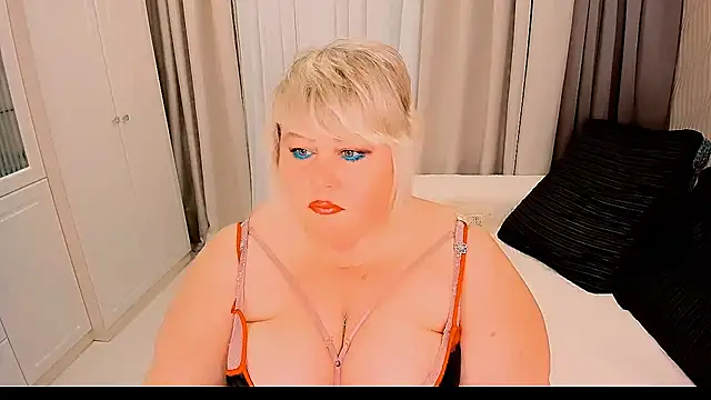 Snapshot of BIGTITSBBW chatting on September 29, 2025, 6:24 pm BIGTITSBBW online show from September 29, 2025, 6:24 pm