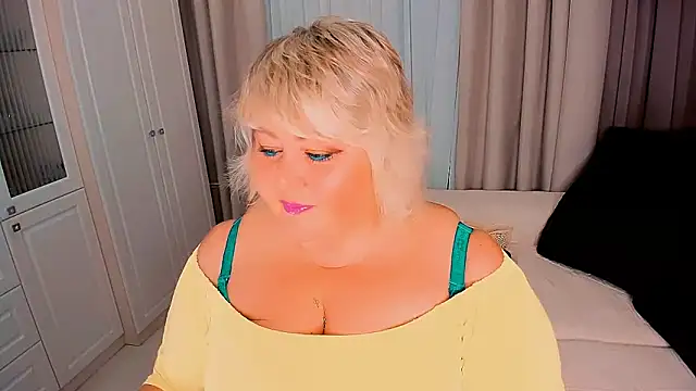 Snapshot of BIGTITSBBW chatting on September 20, 2025, 4:23 pm BIGTITSBBW online show from September 20, 2025, 4:23 pm