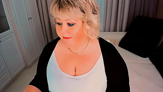 Snapshot of BIGTITSBBW chatting on March 17, 2025, 7:15 pm BIGTITSBBW online show from March 17, 2025, 7:15 pm