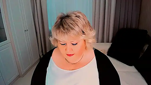 Snapshot of BIGTITSBBW chatting on March 16, 2025, 2:44 pm BIGTITSBBW online show from March 16, 2025, 2:44 pm
