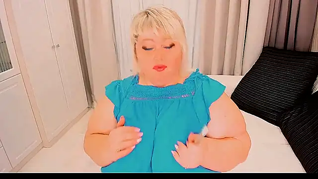 Snapshot of BIGTITSBBW chatting on September 23, 2025, 6:48 pm BIGTITSBBW online show from September 23, 2025, 6:48 pm
