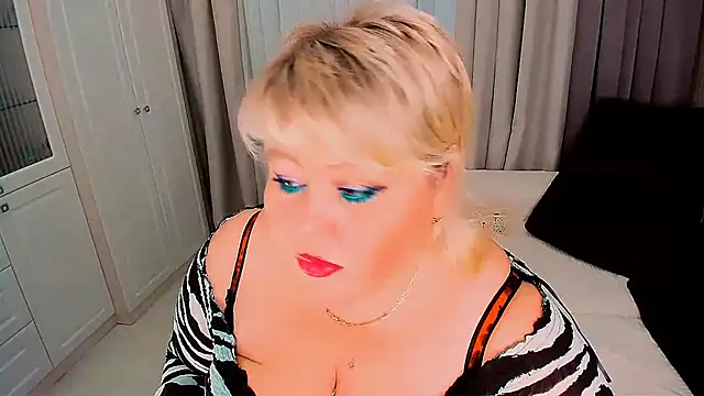 Snapshot of BIGTITSBBW chatting on February 20, 2025, 6:35 pm BIGTITSBBW online show from February 20, 2025, 6:35 pm